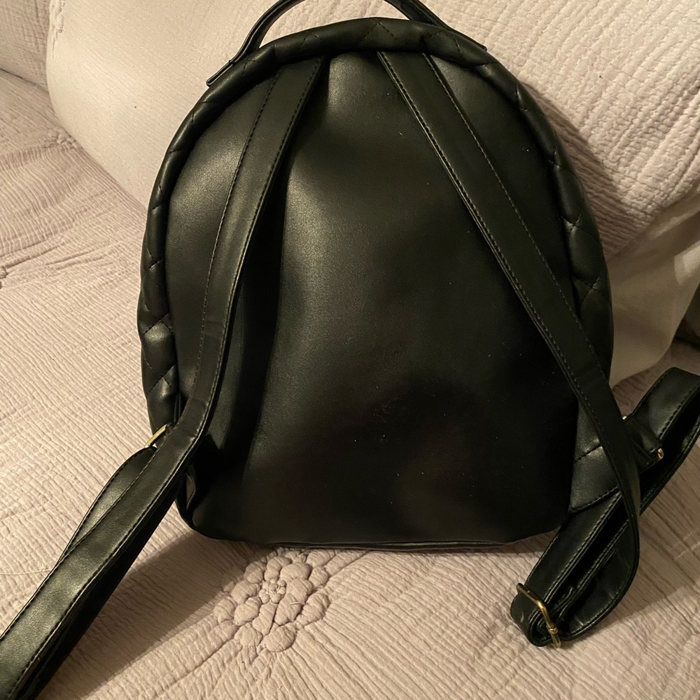 Backpack - Picture 9 of 11